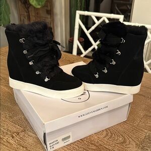 Steve Madden Black Wedge Shoes with Fur Lining and Suede Material